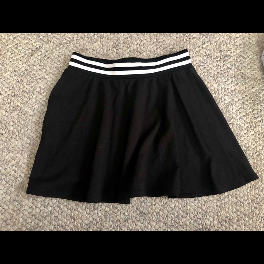 Black skater skirt